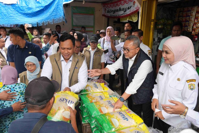 Pemerintah Siap Guyur 30 Kg Beras Gratis ke 33,2 Juta Keluarga