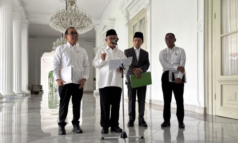 Pemerintahan Prabowo Siapkan 20 Persen Dana BOS untuk Guru Honorer
